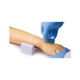 Modelo de brazo de inyección para inyección e infusión intravenosa.
